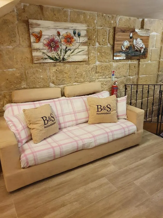 B&S Accommodation Renovated 18 Century House Of Character In Ghaxaq Holiday home